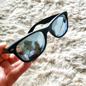 Polarized sunglasses